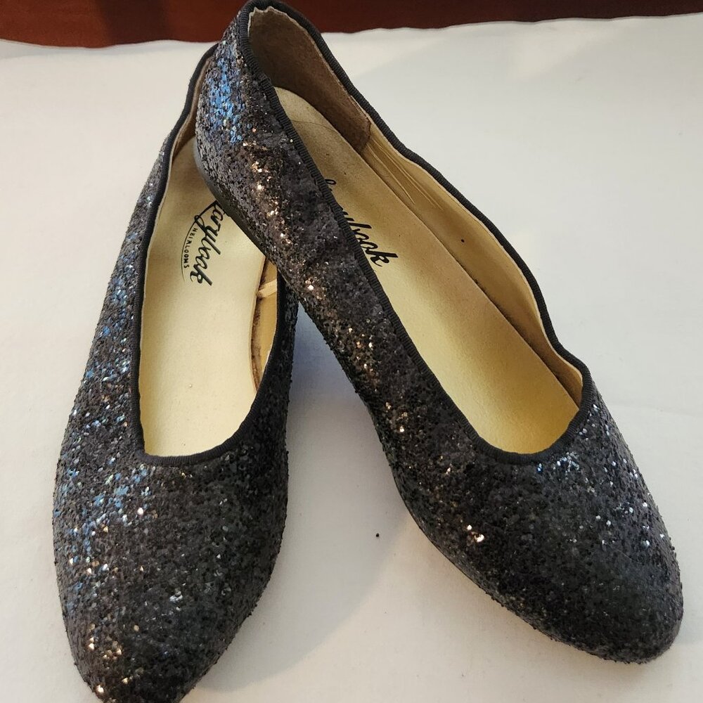 *Mix & Match* Storybook flats sz 2 black glitter EUC